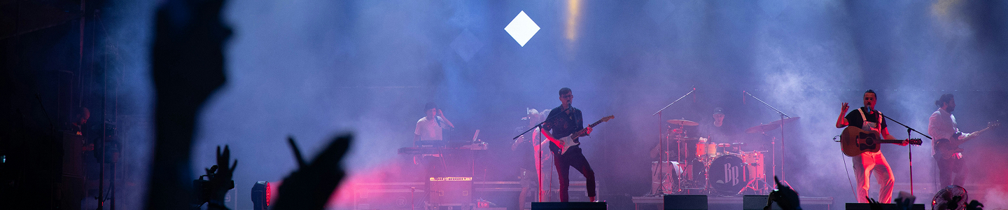 Ordina braccialetti personalizzati per i promotori in Europa